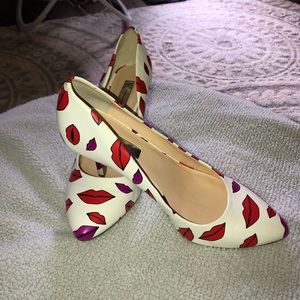 I.N.C. White kitten heels